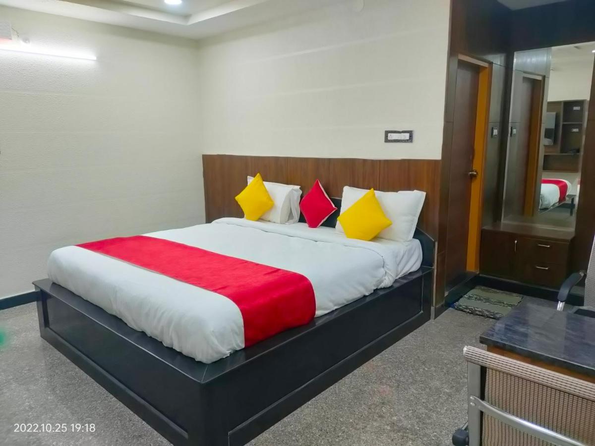 Hotel New Maruthi Inn, Lb Nagar Haiderabad Buitenkant foto