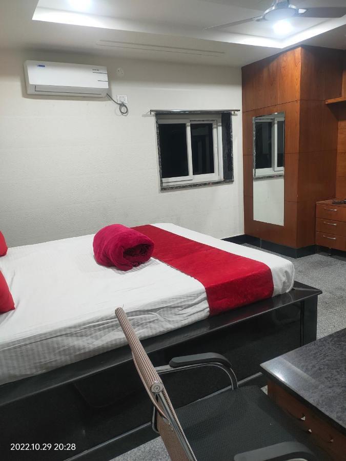 Hotel New Maruthi Inn, Lb Nagar Haiderabad Buitenkant foto