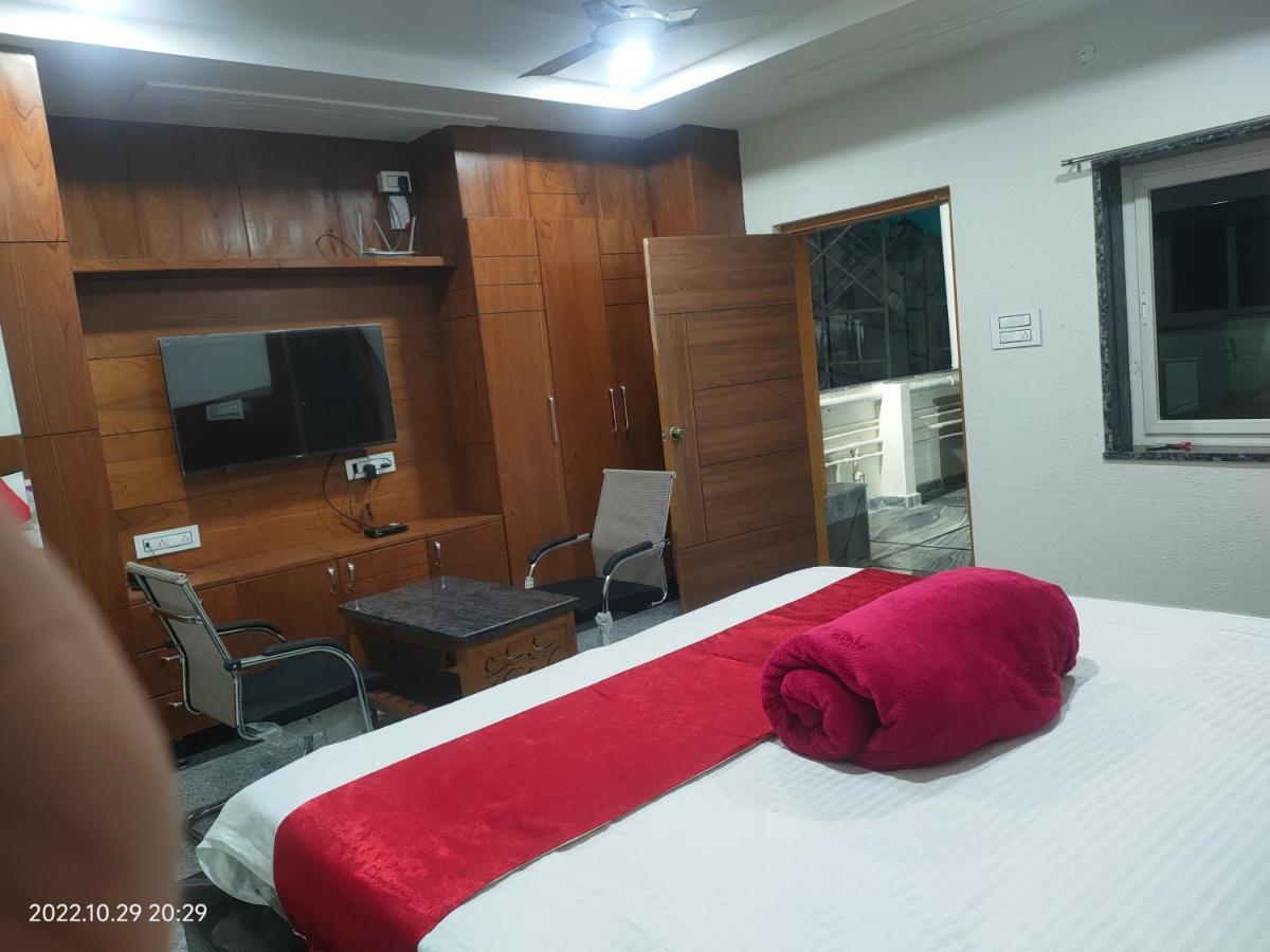 Hotel New Maruthi Inn, Lb Nagar Haiderabad Buitenkant foto