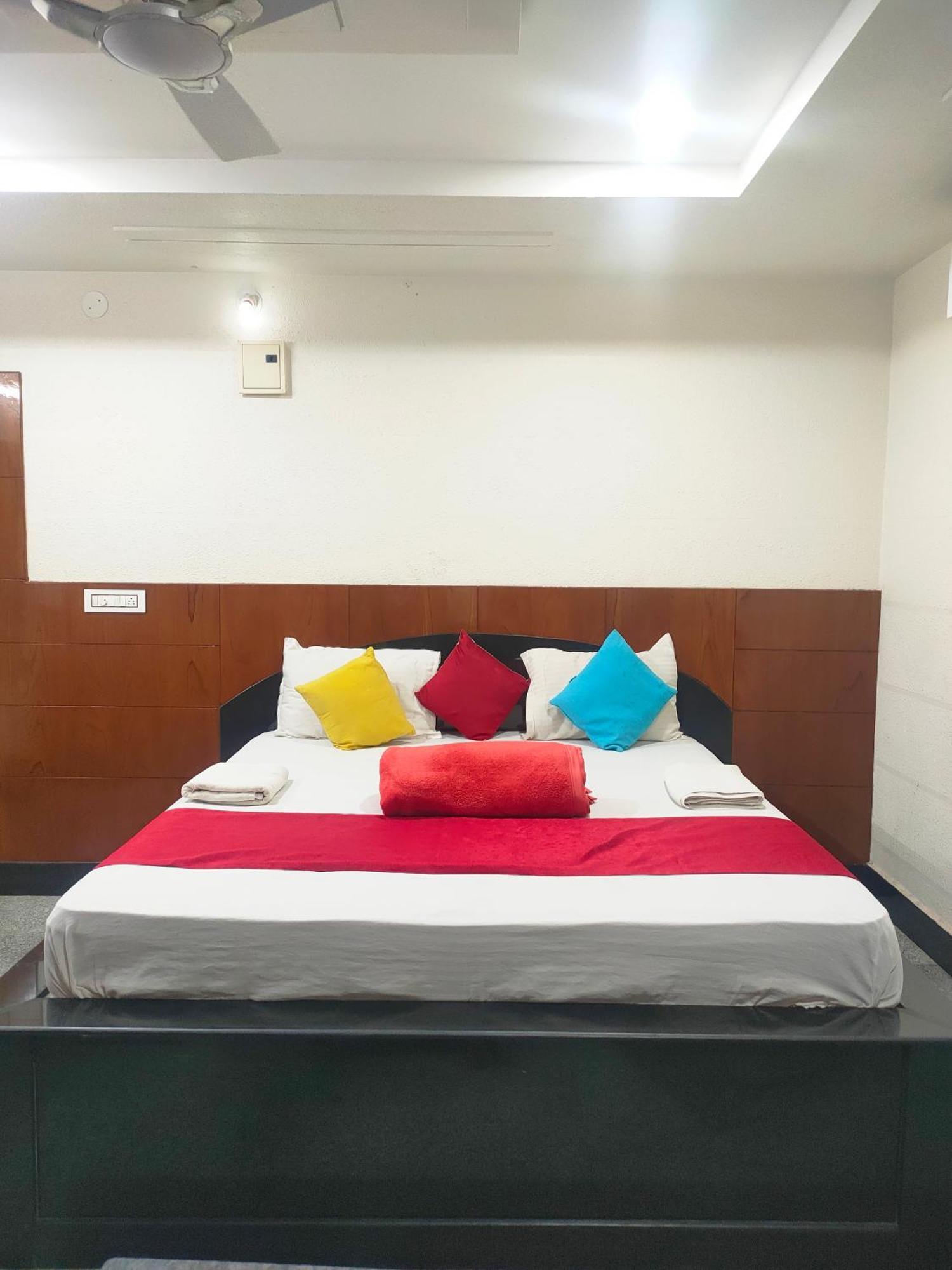 Hotel New Maruthi Inn, Lb Nagar Haiderabad Buitenkant foto
