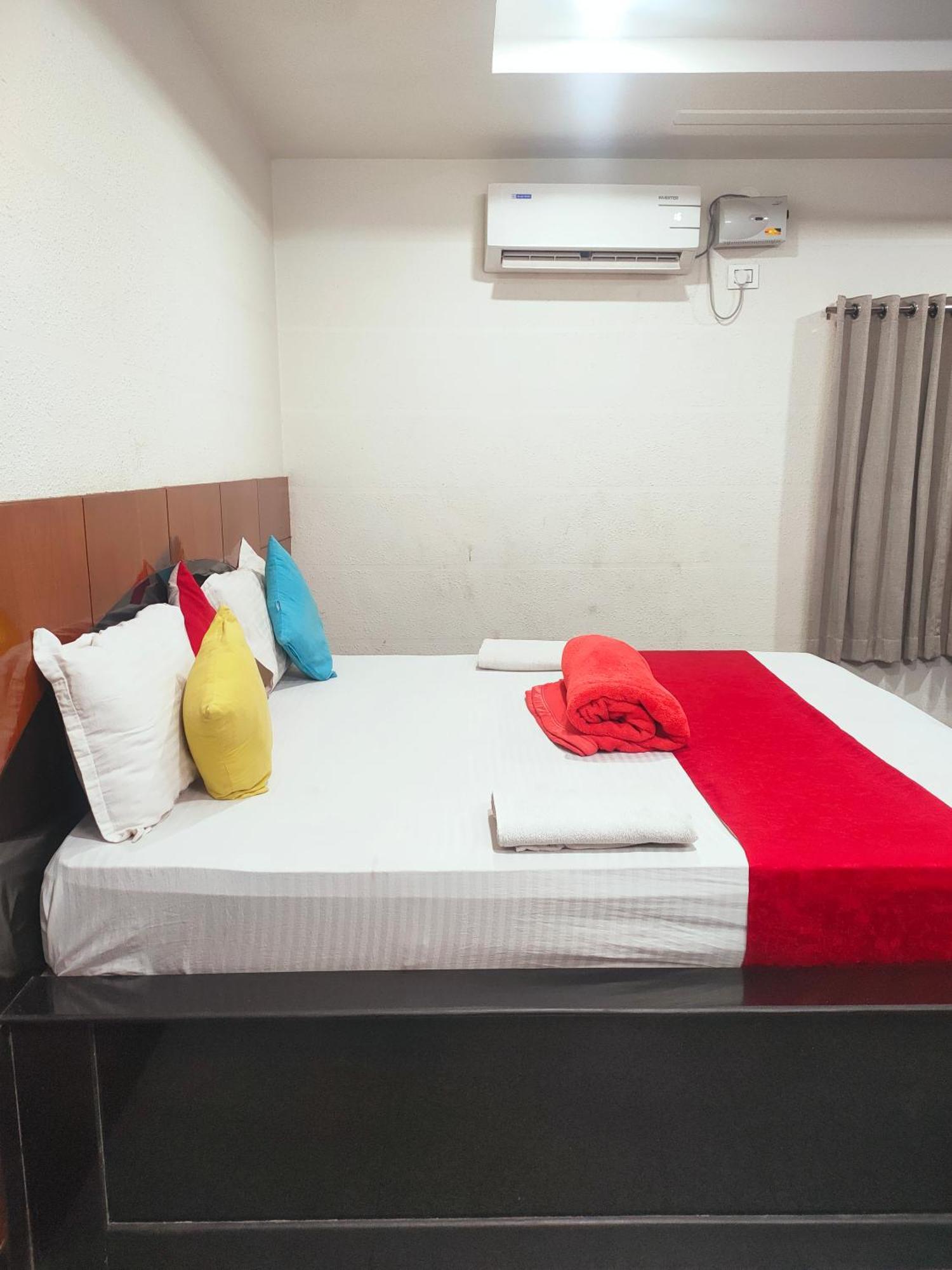 Hotel New Maruthi Inn, Lb Nagar Haiderabad Buitenkant foto